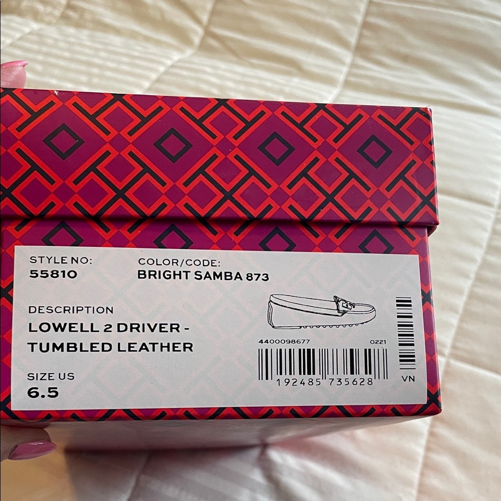 Tory Burch Red/Orange Pebbled Leather Logo Driving Loafers - Picture 5 of 8